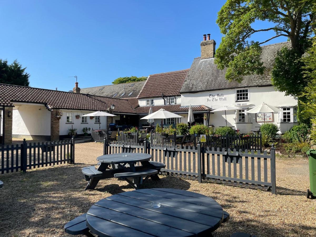 The Hole In The Little Wilbraham